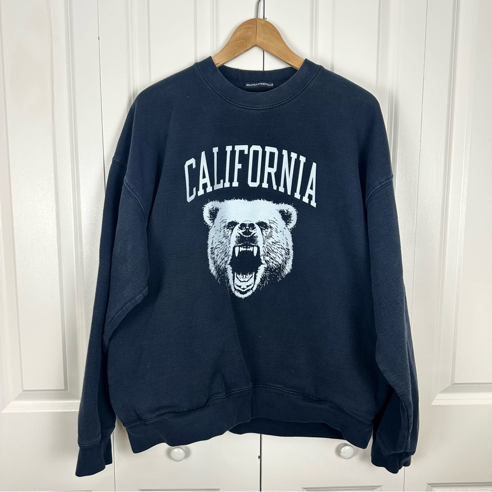 Brandy Melville RARE California Grizzly Crewneck w/ Pockets Navy Blue